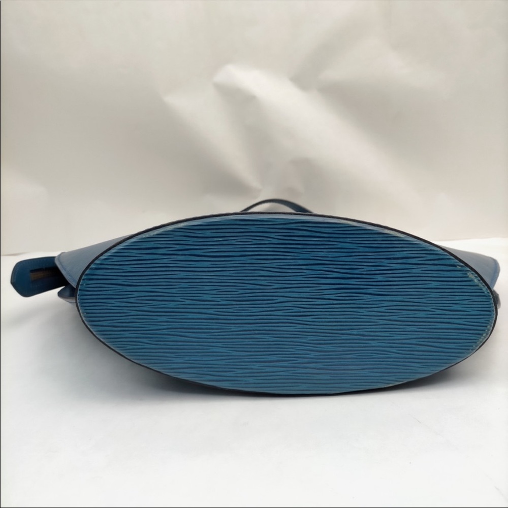 Louis Vuitton Blue Handbag - Picture 5 of 13